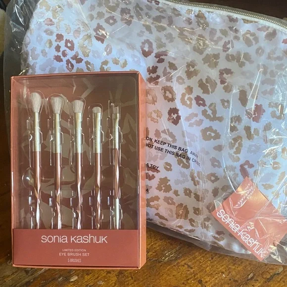 Bundle Sonia Kashuk make up bag and Eye Brush Set - Gold and Cream - Picture 1 of 7